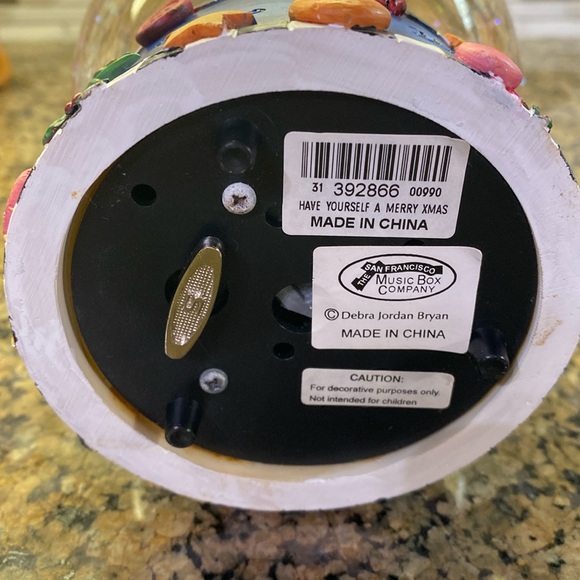 San Francisco Musical Snow Globe "Faithful Friends" Debra Jordan Bryan - Picture 6 of 9